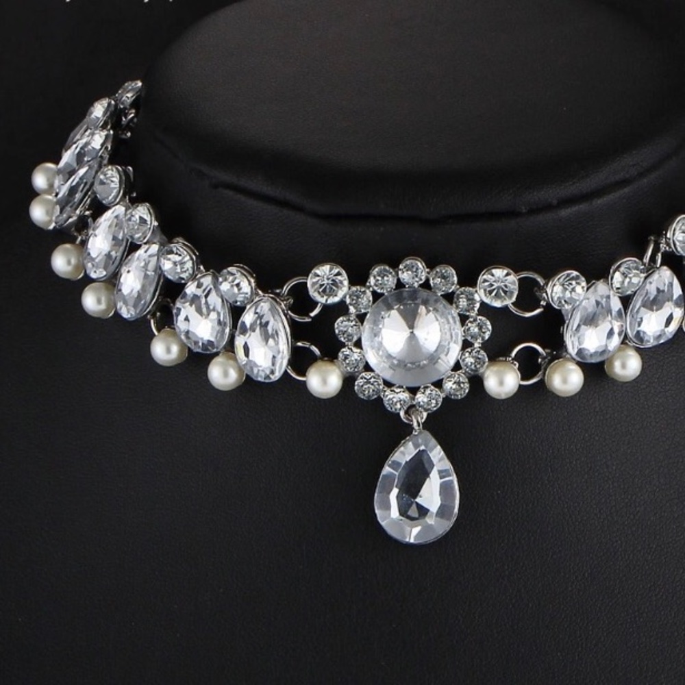 NEW!💙💎RHINESTONE & PEARL LOOK CHOKER!💎💙LOVELY! - Picture 5 of 8